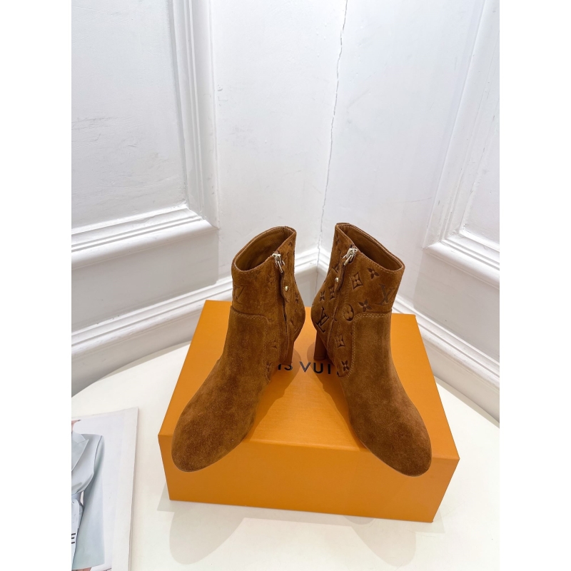 l**is V*t*n boots